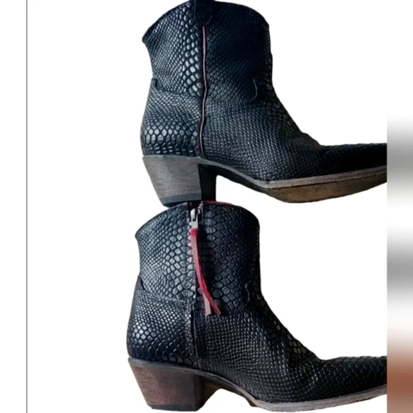 Freebird Miramar Black Textured Ankle Boots - Picture 15 of 16